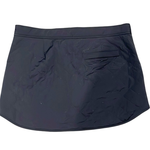 Athleta black quilted toasty buns insulated mini skirt size 6 - Picture 2 of 7